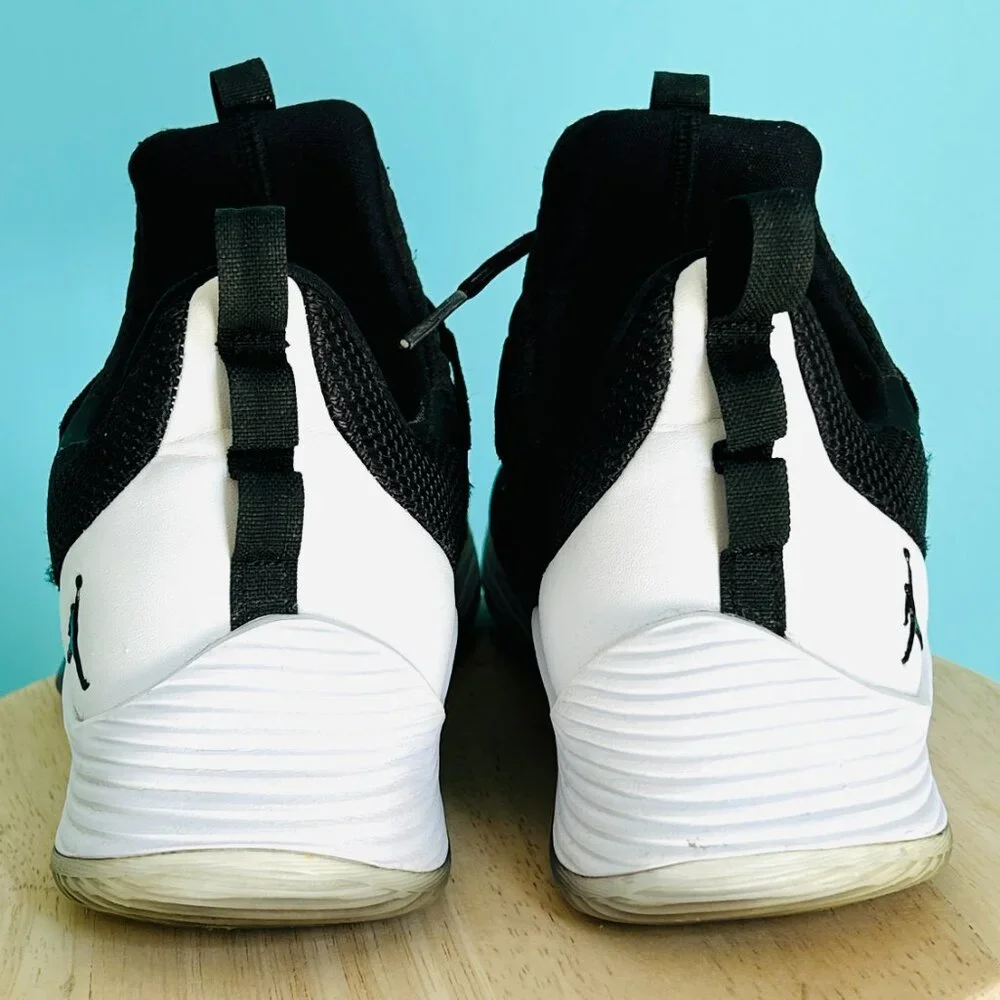 Jordan Ultra.Fly 2 (size 9)